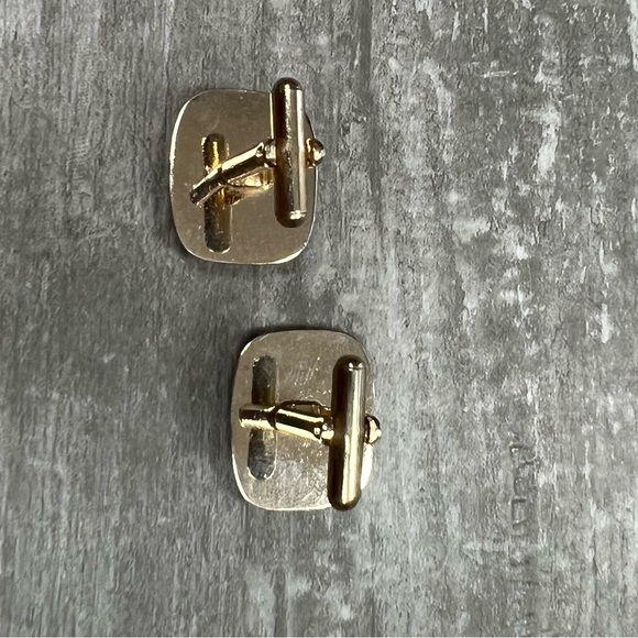 Vintage Gold Tone Square Cufflinks - Picture 2 of 3